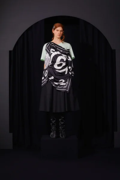 Look 17